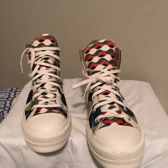 😜CONVERSE, women’s, new condition, see photos, minimal wear, size 9.5 - Picture 3 of 4